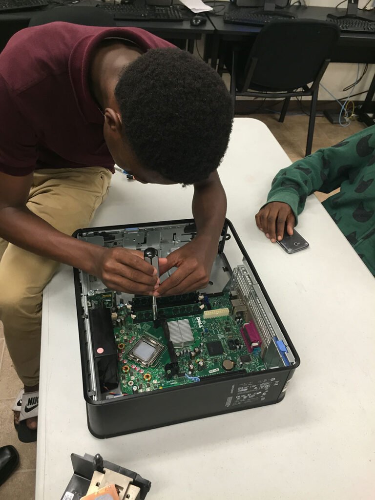 Build-A-Computer - Digital Vibez